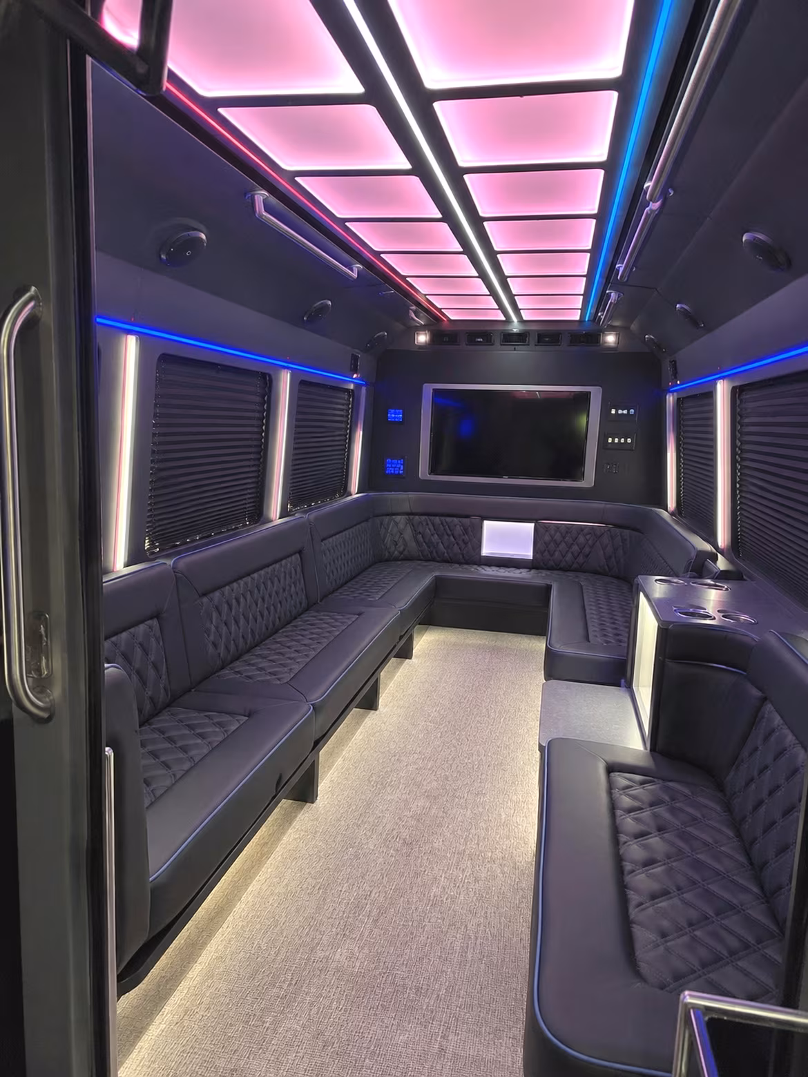 Fort Collins Winery Tour & Pub Crawl Transportation